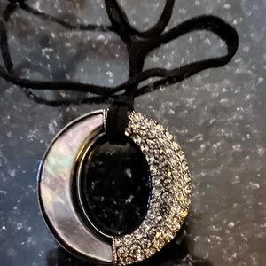 Vintage marked KIAM FAMILY half Silvertone/Rhinestone & Abalone pend/black cord